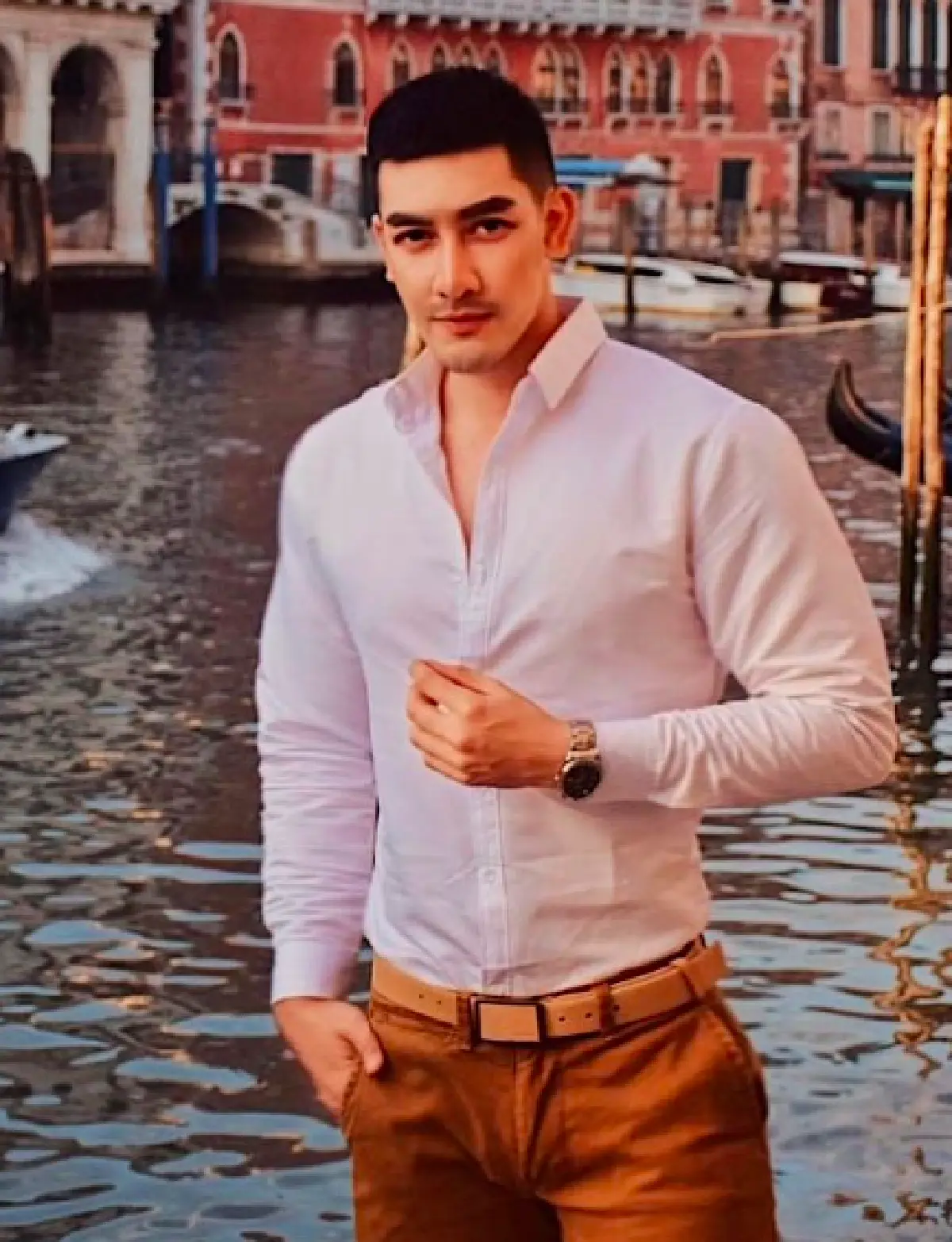 ว้าวซ่ามากแม่! “สิงโต เดอะสตาร์” เผยลุคใหม่ไว้หนวดเข้มๆ แถมหุ่นล่ำกำยำทำใจสั่น