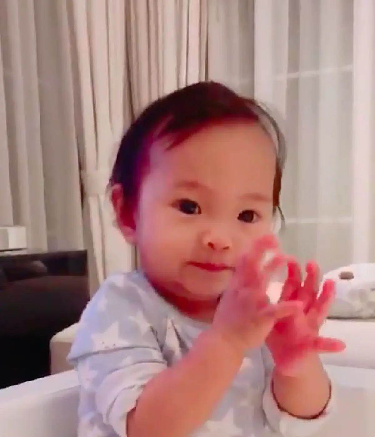 “ดีเจบอย-นานา” ซัดกลับคนบูลลี่ “น้องโนล่า” ลูก “เจนี่” พัฒนาการช้า มือหงิกเกร็ง 