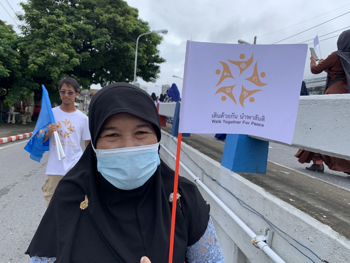 ผู้แทน5ศาสนาร่วมเดินเจริญเมตตาเรียกร้องให้คนไทยรักกัน