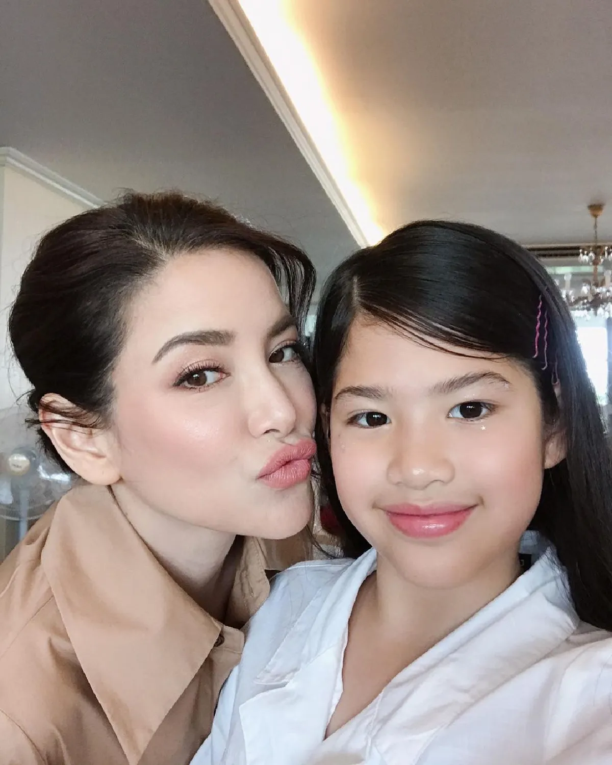 โตเป็นสาวแล้ว “น้องนาวา” ลูก “อ้อม พิยดา” ฉายแววสวยหนัก ชวนคุณแม่ถ่ายเซลฟี่คู่