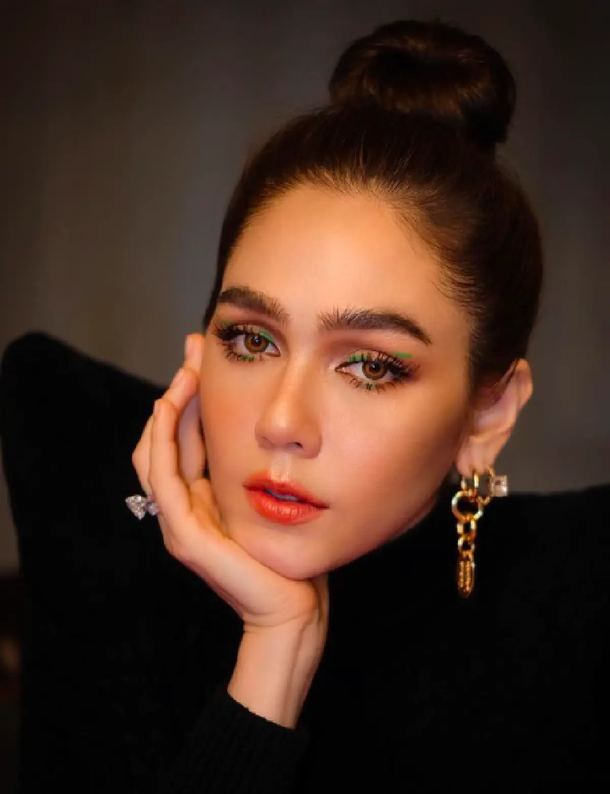  “ชมพู่ อารยา” เริ่ดไม่หยุดจริงๆ แต่งหน้าทำผมแบบใหม่เห็นแล้วถึงกับว้าว! 