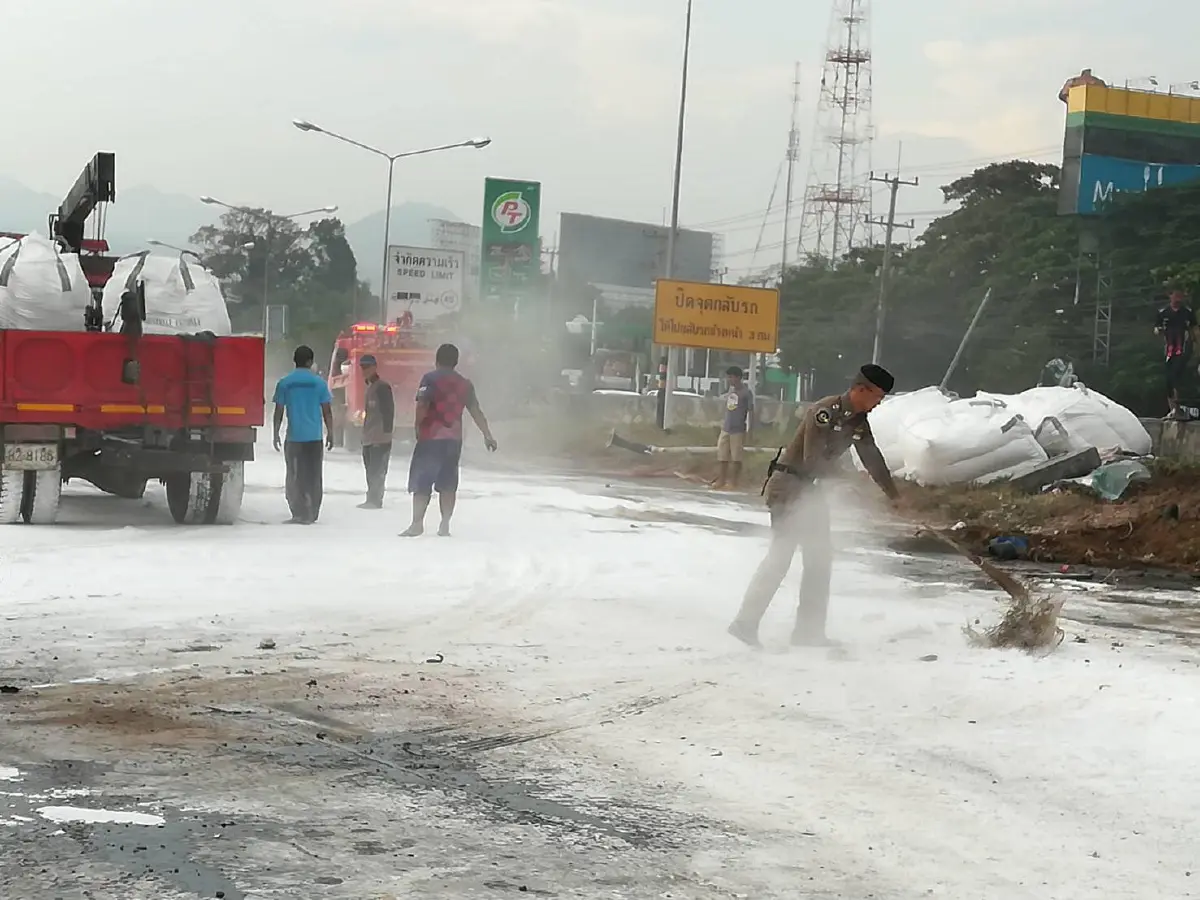 แห่เดินทางกลับกรุงเทพฯหลังหยุดยาว4วันถนนมิตรภาพรถแน่น