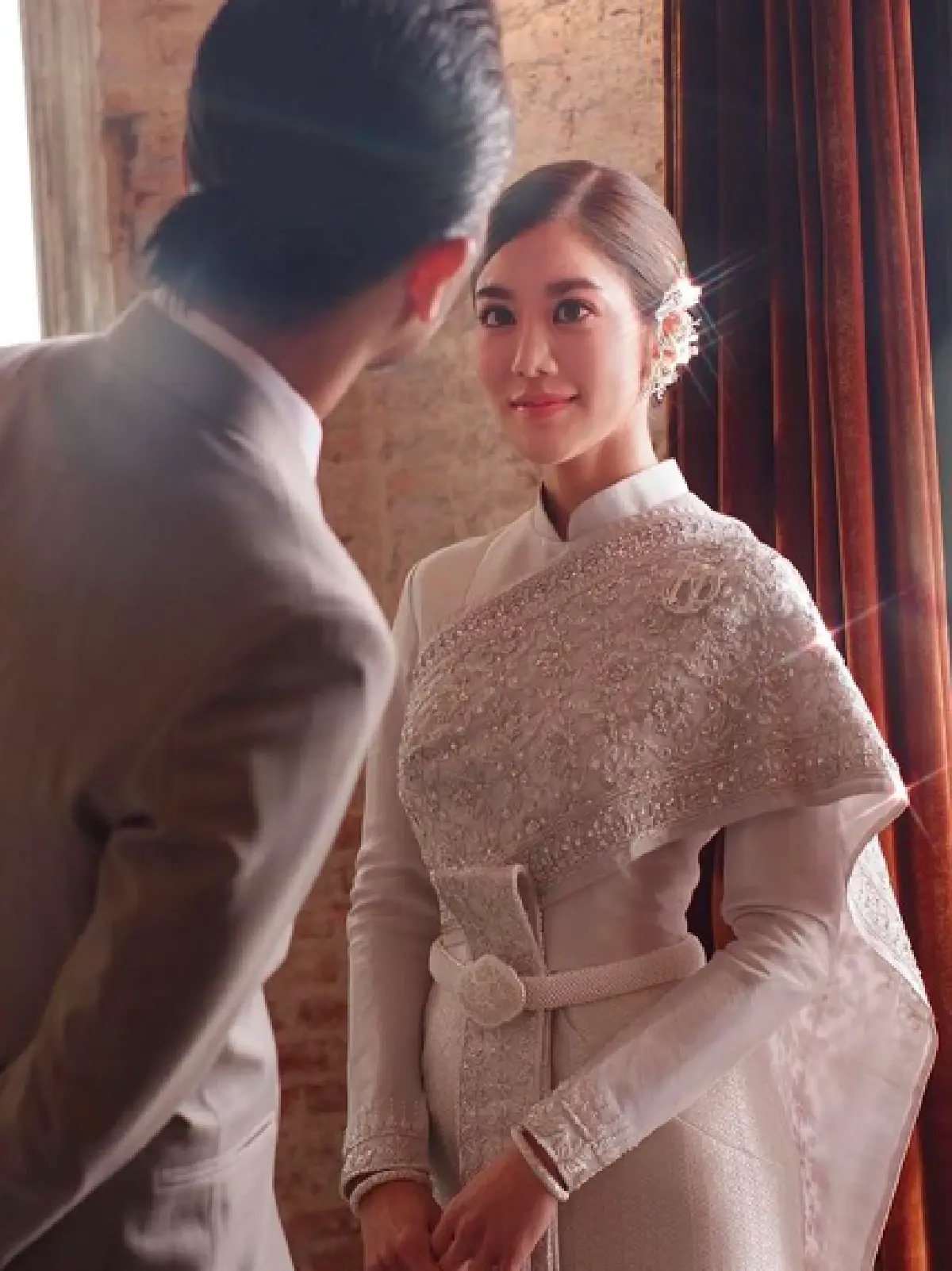 “ก้อย-ตูน” เข้ารับประทานน้ำพระพุทธมนต์จาก “สมเด็จพระสังฆราชฯ” ก่อนเริ่มต้นชีวิตคู่