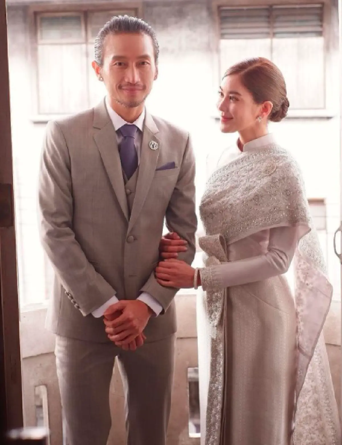 “ก้อย-ตูน” เข้ารับประทานน้ำพระพุทธมนต์จาก “สมเด็จพระสังฆราชฯ” ก่อนเริ่มต้นชีวิตคู่