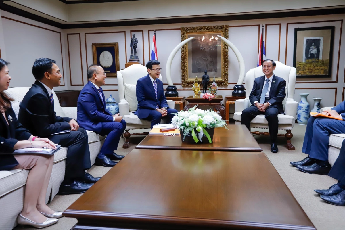 เลขาธิการ คปภ. พร้อมด้วยคณะผู้บริหารระดับสูง เข้าพบรัฐมนตรีว่าการกระทรวงการคลังเพื่อรับมอบนโยบายและการดำเนินงานด้านการประกันภัย