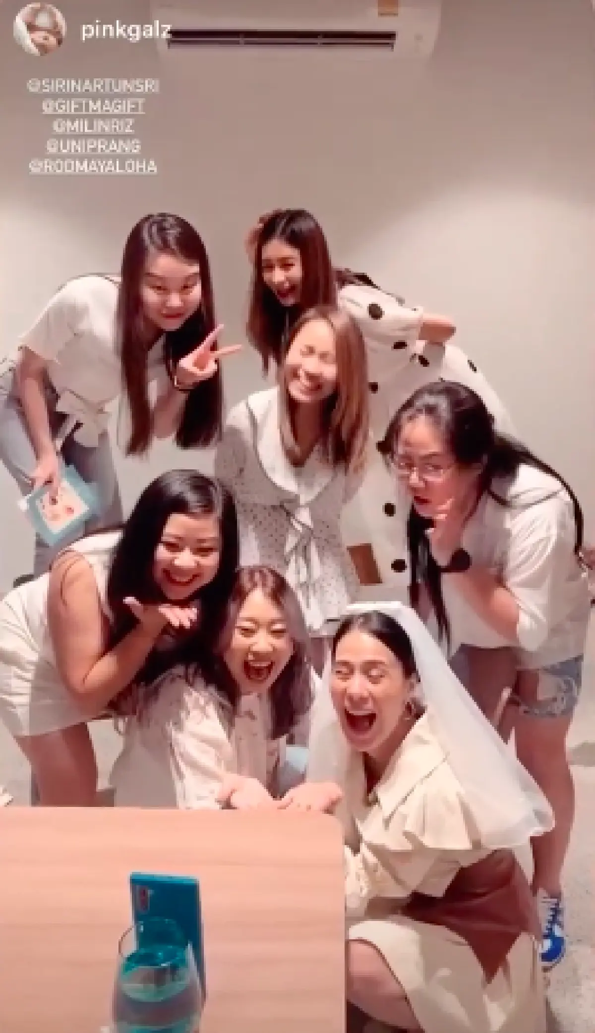 “รถเมล์ คะนึงนิจ” สุดเซอร์ไพรส์แก็งเพื่อนซี้จัดปาร์ตี้สละโสดให้ งานนี้ว่าที่เจ้าสาวแดนซ์กระจาย