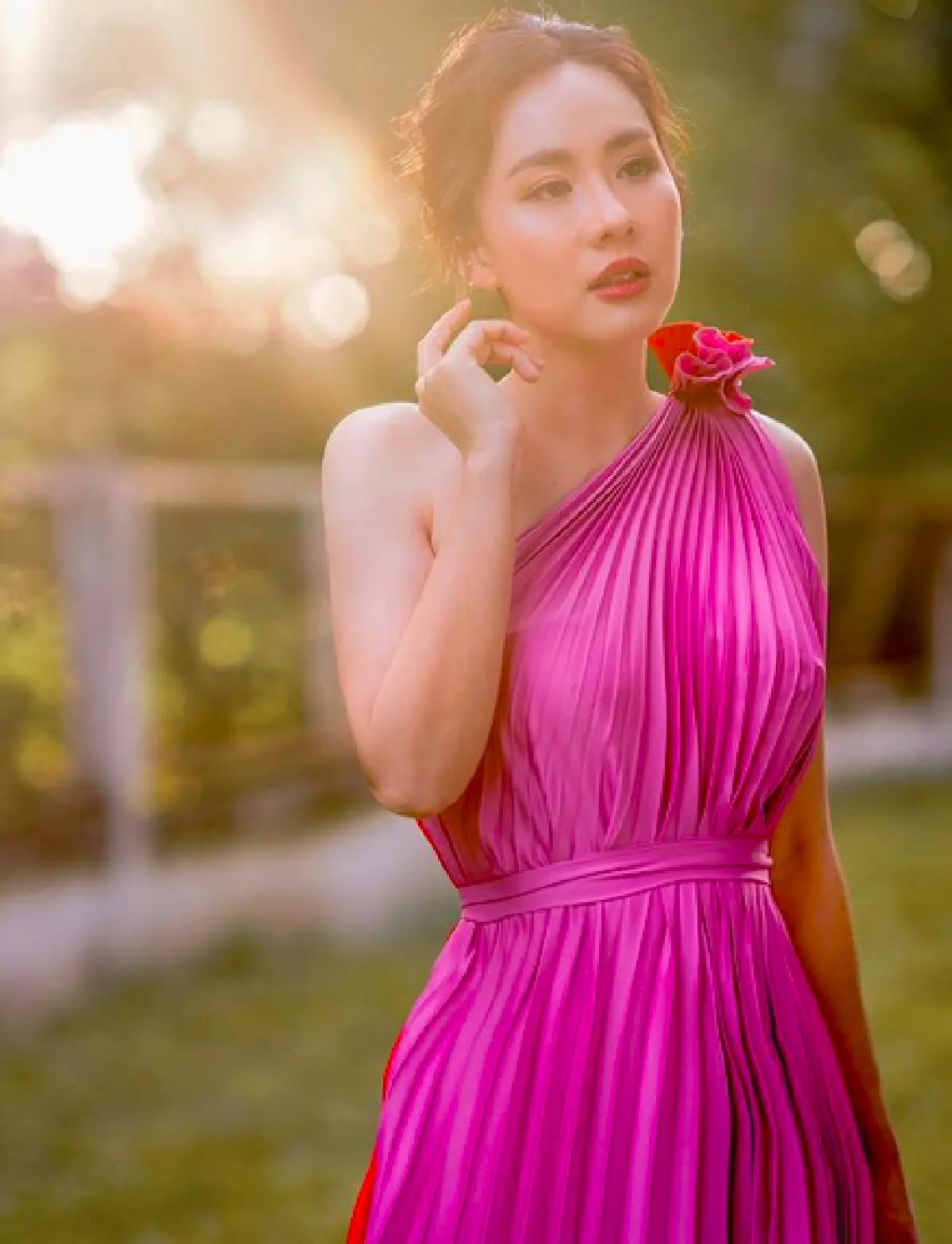 สวย 360 องศา “นุ้ย สุจิรา” มาในลุคหวานๆ มองมุมไหนก็เป๊ะ