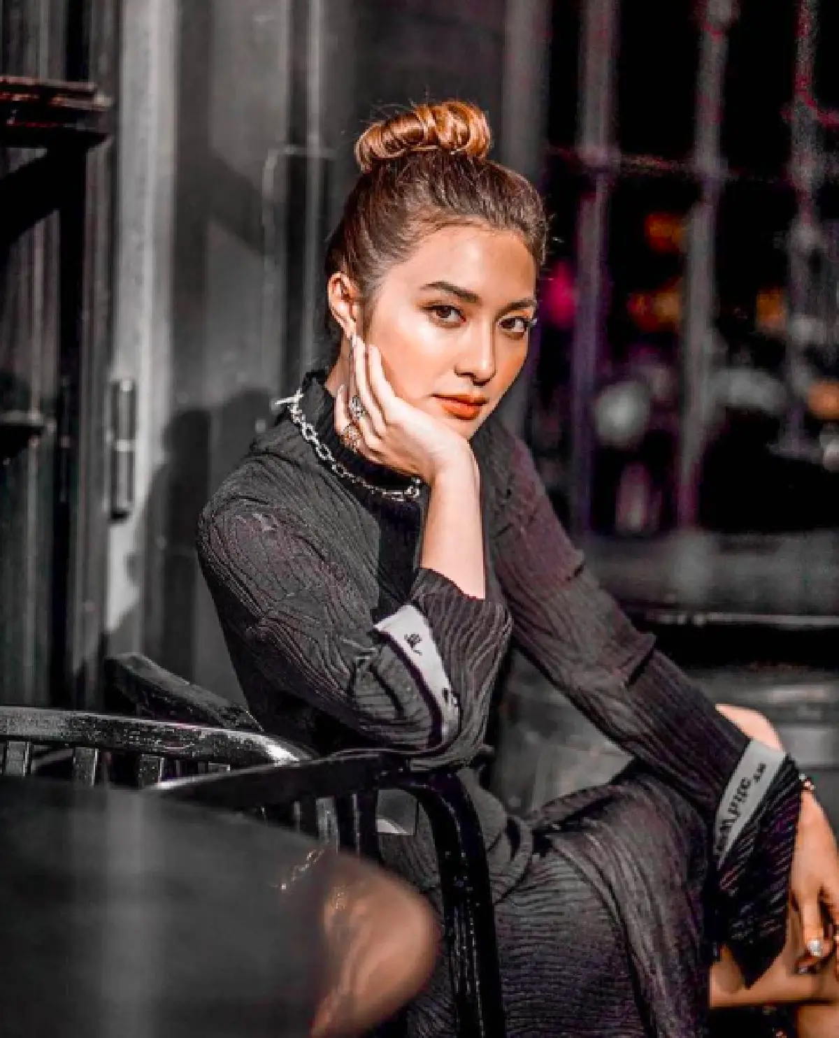 “แต้ว ณฐพร” ถูกต่อว่า หลัง “มิว นิษฐา” เข้ามาถามอายไหมเต้นกลางสี่แยกไฟแดง