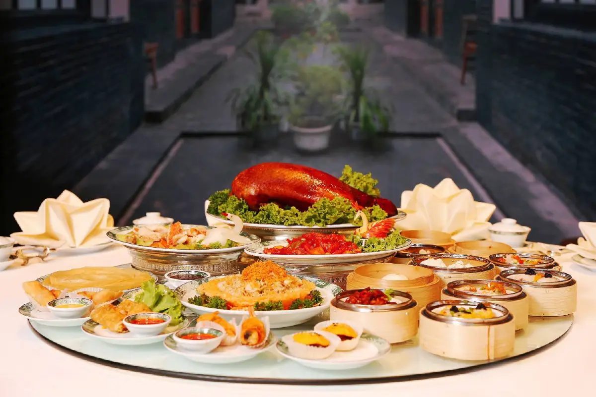 คุณพ่อทานฟรี! วันพ่อปีนี้ครอบครัวสุขสันต์ อิ่มเอมกันถ้วนหน้า @ห้องอาหารไดนาสตี้