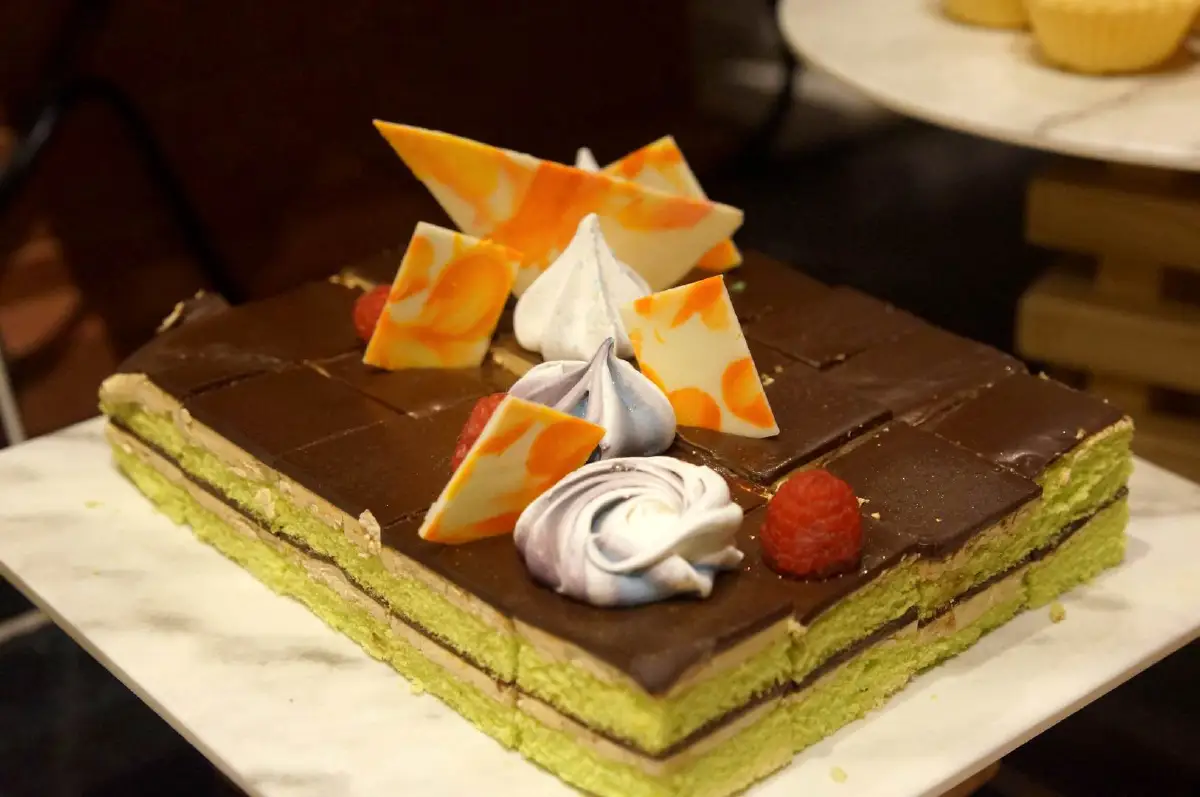 ปักหมุด '92 คาเฟ่' บุฟเฟ่ต์อินเตอร์และซีฟู้ดสุดอร่อยที่ห้ามปล่อยผ่านย่านพระรามเก้า