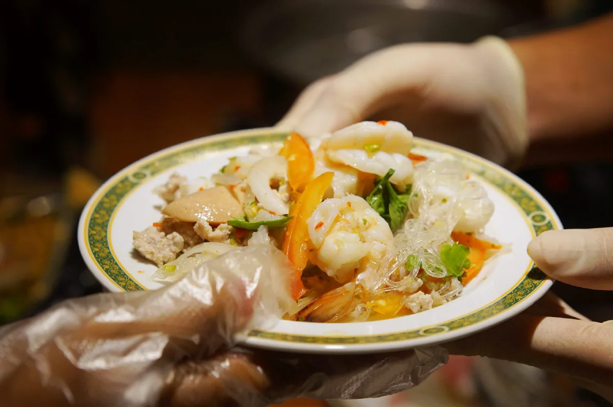 ปักหมุด '92 คาเฟ่' บุฟเฟ่ต์อินเตอร์และซีฟู้ดสุดอร่อยที่ห้ามปล่อยผ่านย่านพระรามเก้า