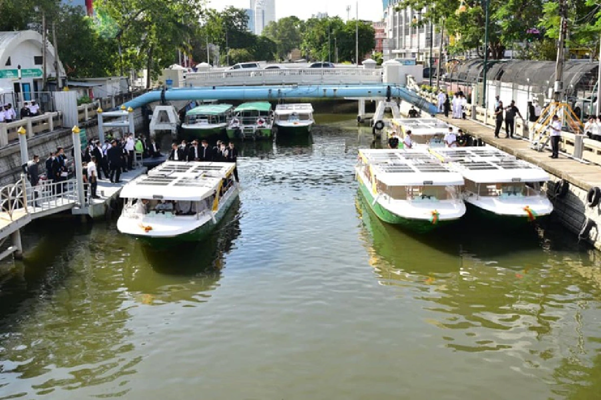 "บิ๊กตู่" เปิดเดินเรือไฟฟ้าคลองผดุงฯ ชาวบ้านตะโกนให้กำลังใจสู้ๆ