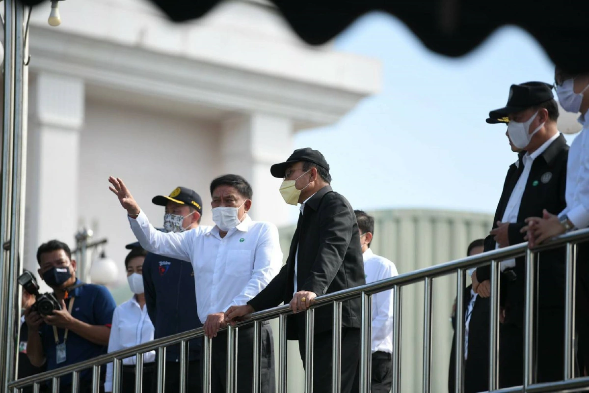 "บิ๊กตู่" เปิดเดินเรือไฟฟ้าคลองผดุงฯ ชาวบ้านตะโกนให้กำลังใจสู้ๆ