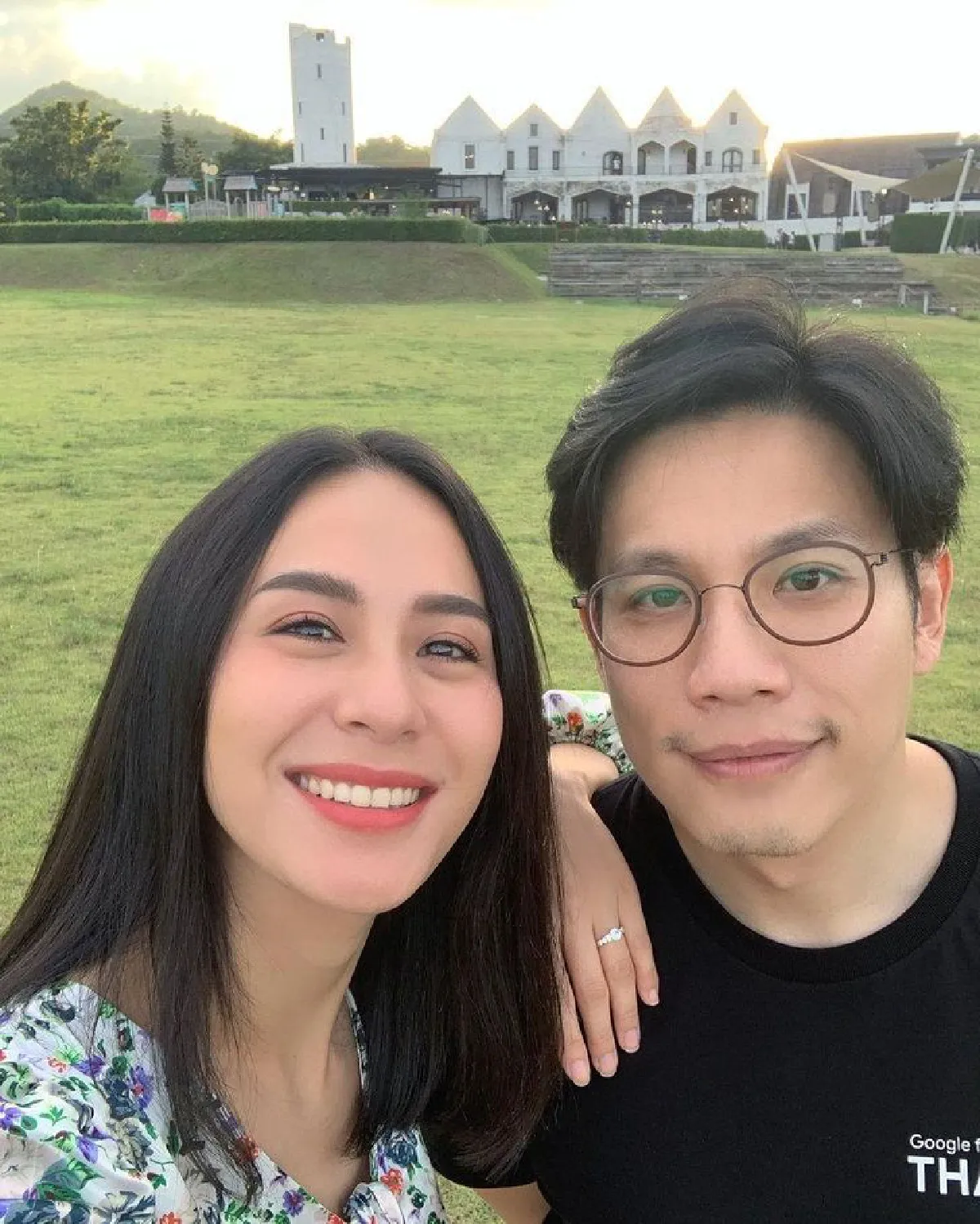 อบอุ่นเรียบง่าย! รถเมล์ คะนึงนิจ ควงแฟนหนุ่มรู้ใจเข้าพิธีหมั้นสุดหวาน