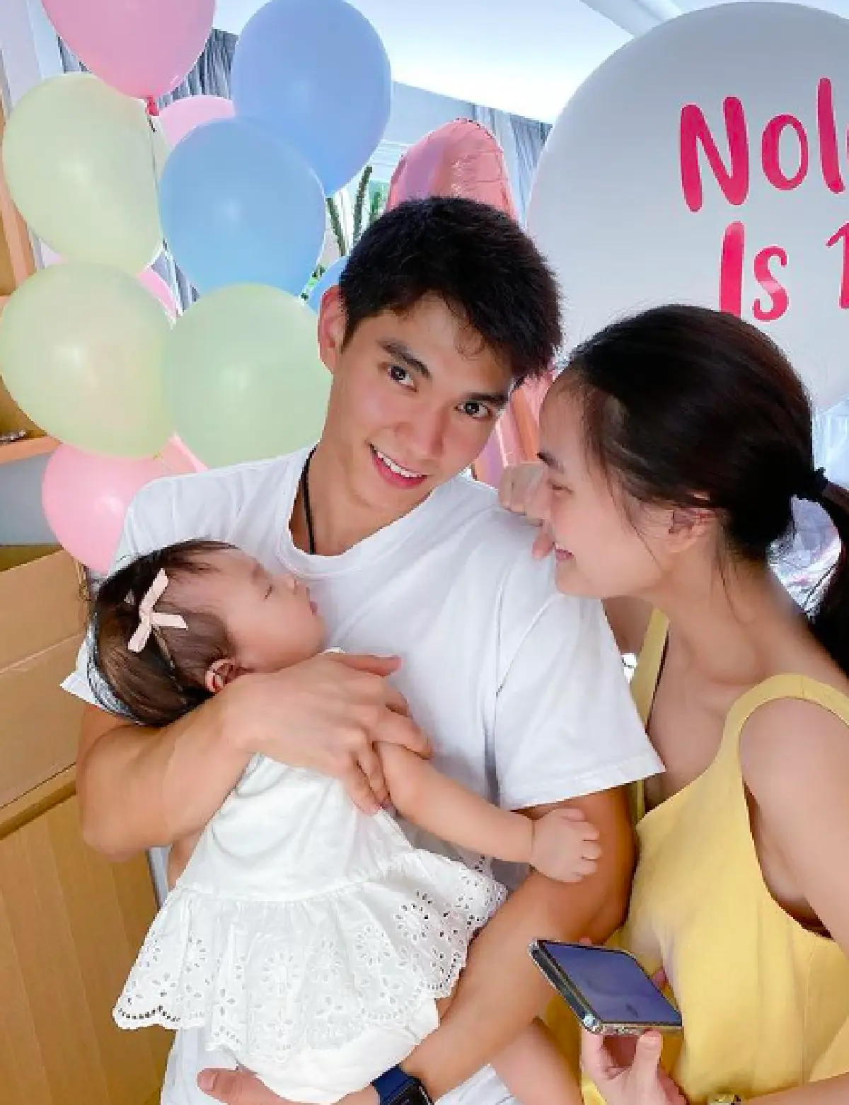 ตามดูภาพอบอุ่น “นานา-ดีเจบอย” พากันมาฉลองวันเกิด “น้องโนล่า” ครบ 1 ขวบ  