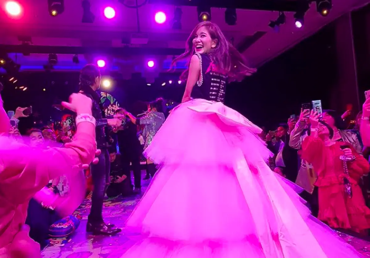 ส่องภาพ After Party "ตูน-ก้อย" สนุกสนานเอ็นจอยกันสุดฤทธิ์ 