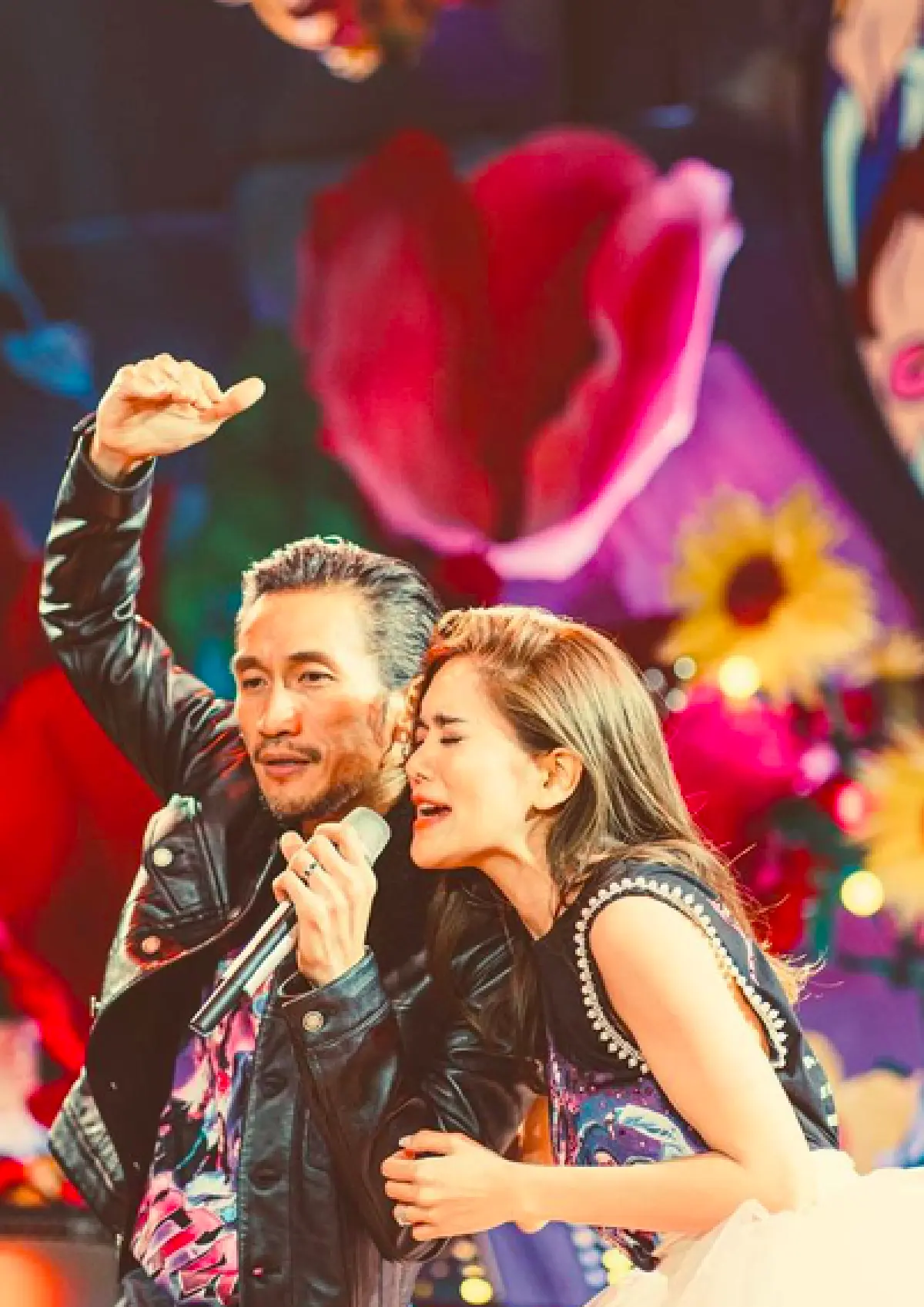 ส่องภาพ After Party "ตูน-ก้อย" สนุกสนานเอ็นจอยกันสุดฤทธิ์ 