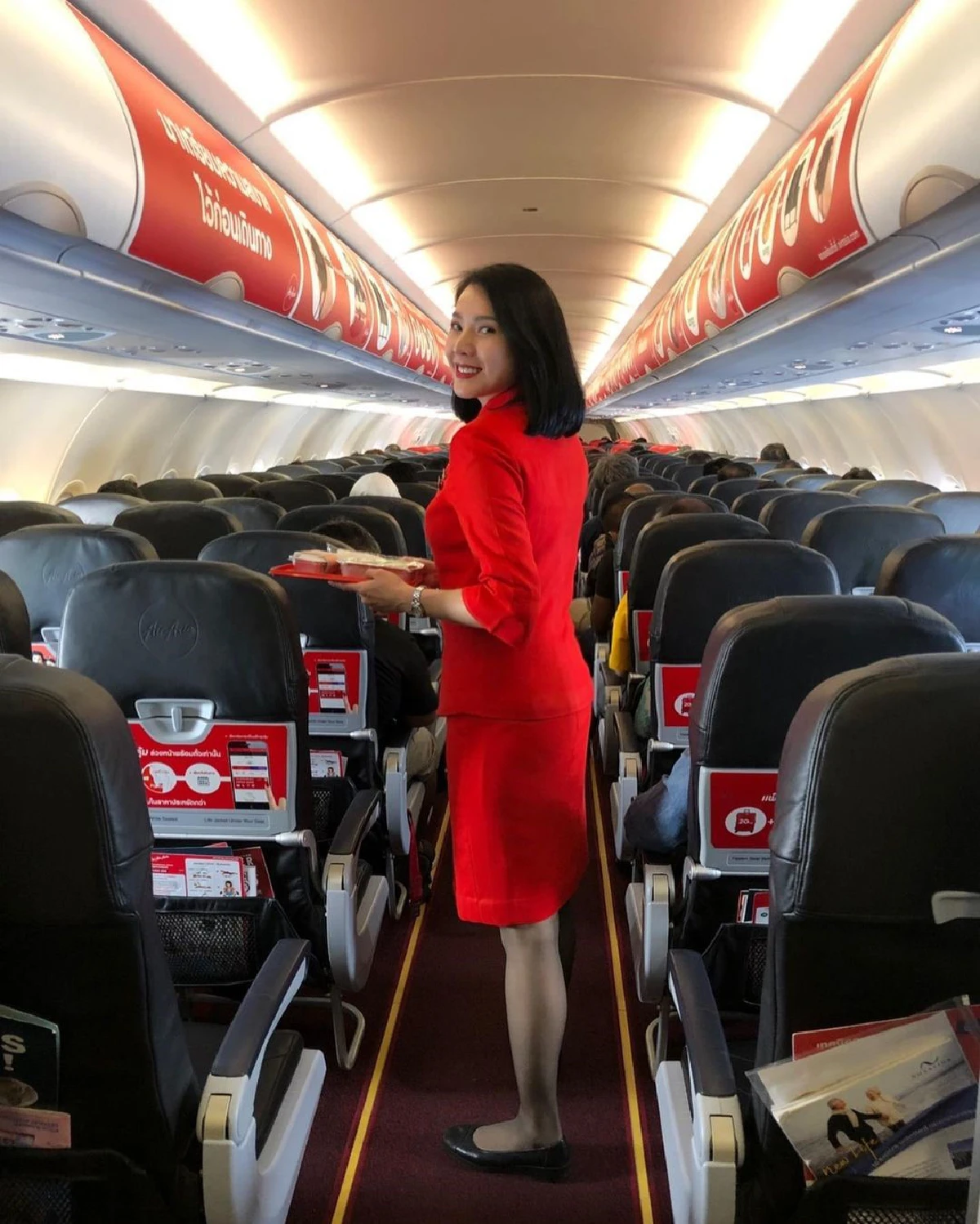 "นิ้ง ณิชชยาณัฐ" สวมวิญญาณอาชีพเก่าลากกระเป๋าเดินเล่น คลายเครียดระหว่างรอรับเลือด 