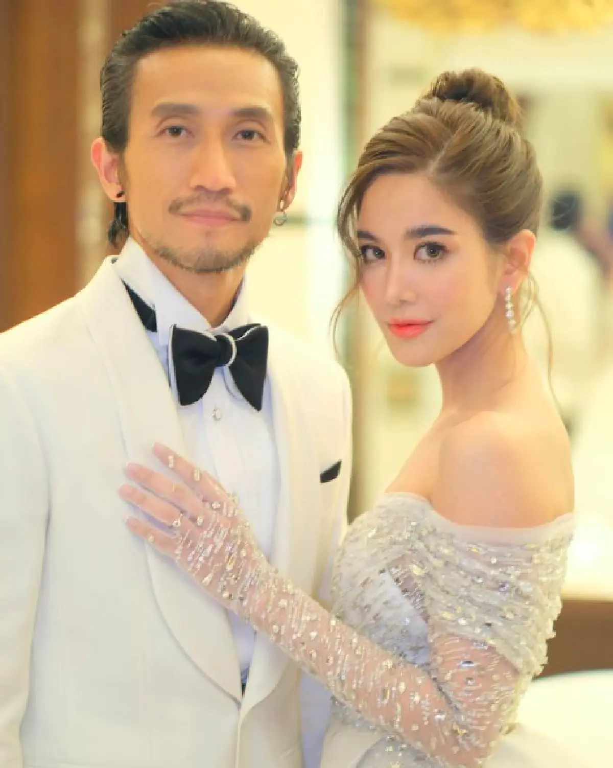 ส่องดีเทล 6 ชุดในงานแต่งของ "ก้อย รัชวิน" สวยอลังการทุกแบบ