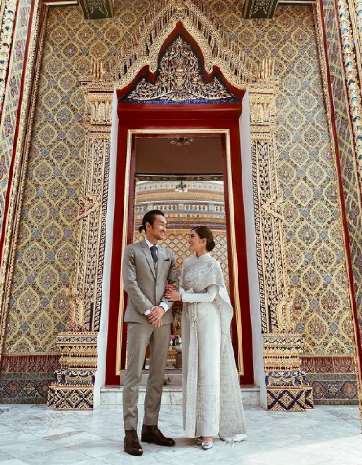 ส่องดีเทล 6 ชุดในงานแต่งของ "ก้อย รัชวิน" สวยอลังการทุกแบบ