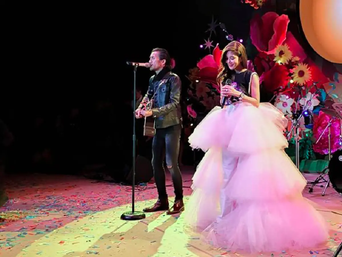 ส่องดีเทล 6 ชุดในงานแต่งของ "ก้อย รัชวิน" สวยอลังการทุกแบบ