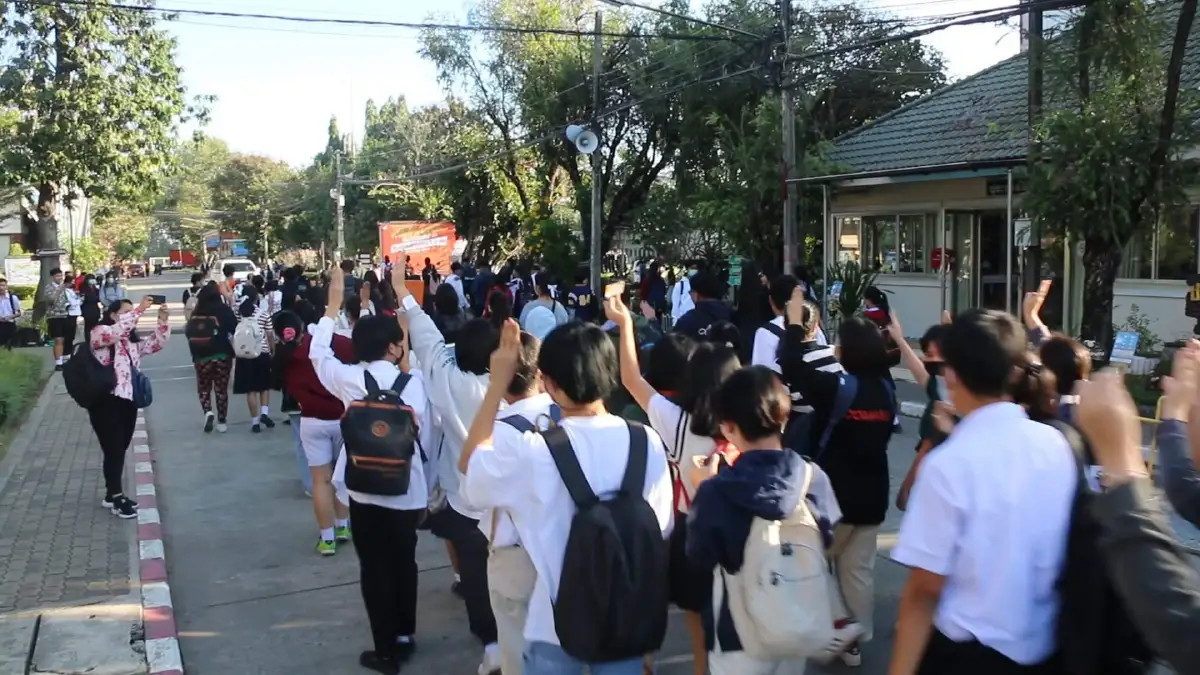 นร.ขอนแก่นแต่งชุดไปรเวทเข้าเรียนขู่ถ้าครูคุกคามแจ้งภาคีเครือข่าย