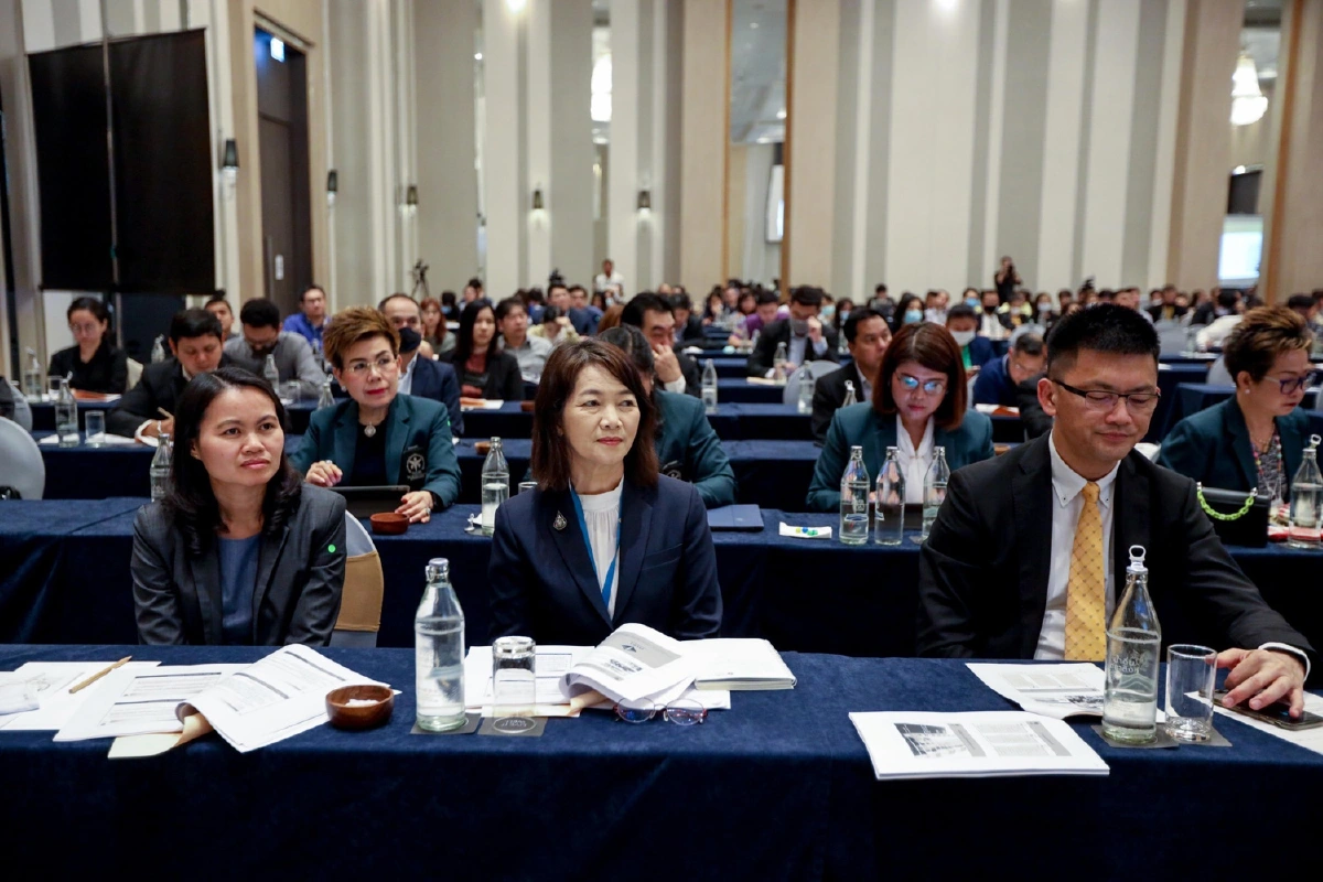 คปภ. เปิดเวทีรับฟังความคิดเห็นกติกาใหม่ “ตัวแทน – นายหน้าประกันภัย – ผู้ประเมินวินาศภัย - นักคณิตศาสตร์ประกันภัย” ขานรับ..! ร่างหลักเกณฑ์ในการพิจารณาออกคำสั่ง