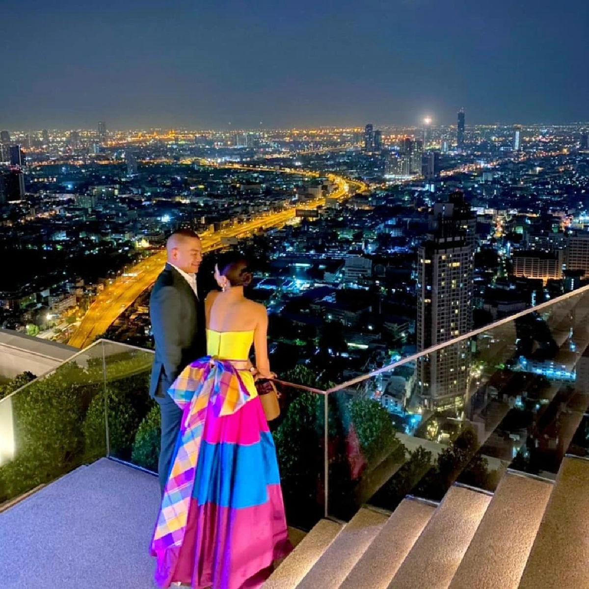 ใกล้มีข่าวดียัง? แพนเค้ก-สารวัตรหมี ดินเนอร์หรูฉลองครบรอบรัก 9 ปี 