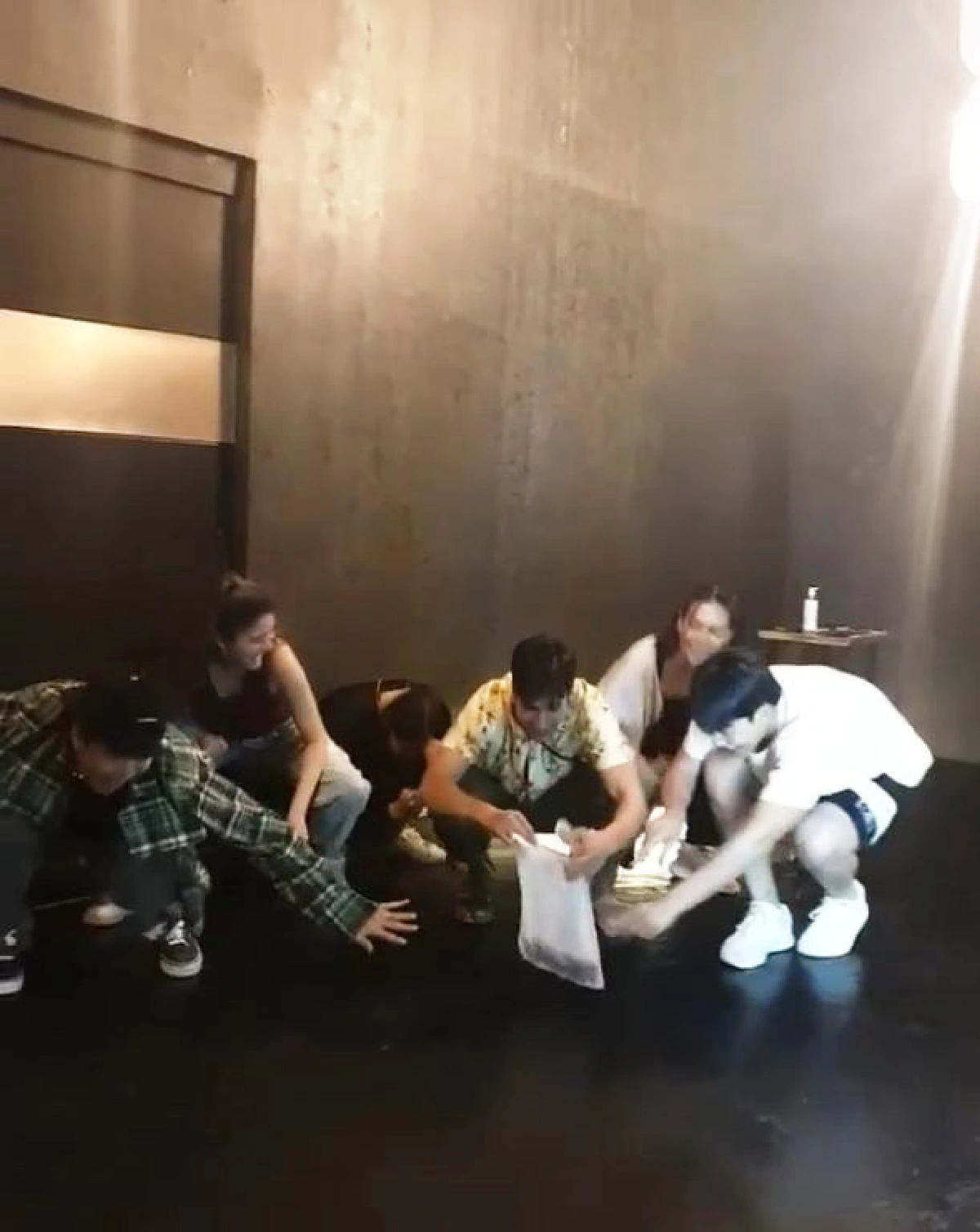 3 คู่รักซุปตาร์ ออกสเต็ปแดนซ์ในเพลง ก้มต่ำ โชว์ลีลาน่ารักเกินห้ามใจ