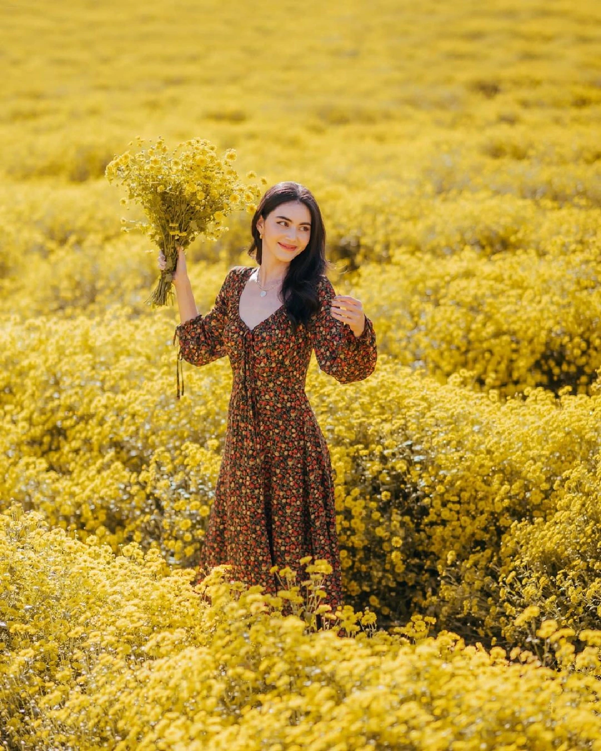 นึกว่าพรีเวดดิ้ง ใหม่-เต๋อ สวีทหวานกลางทุ่งดอกไม้ที่เชียงใหม่