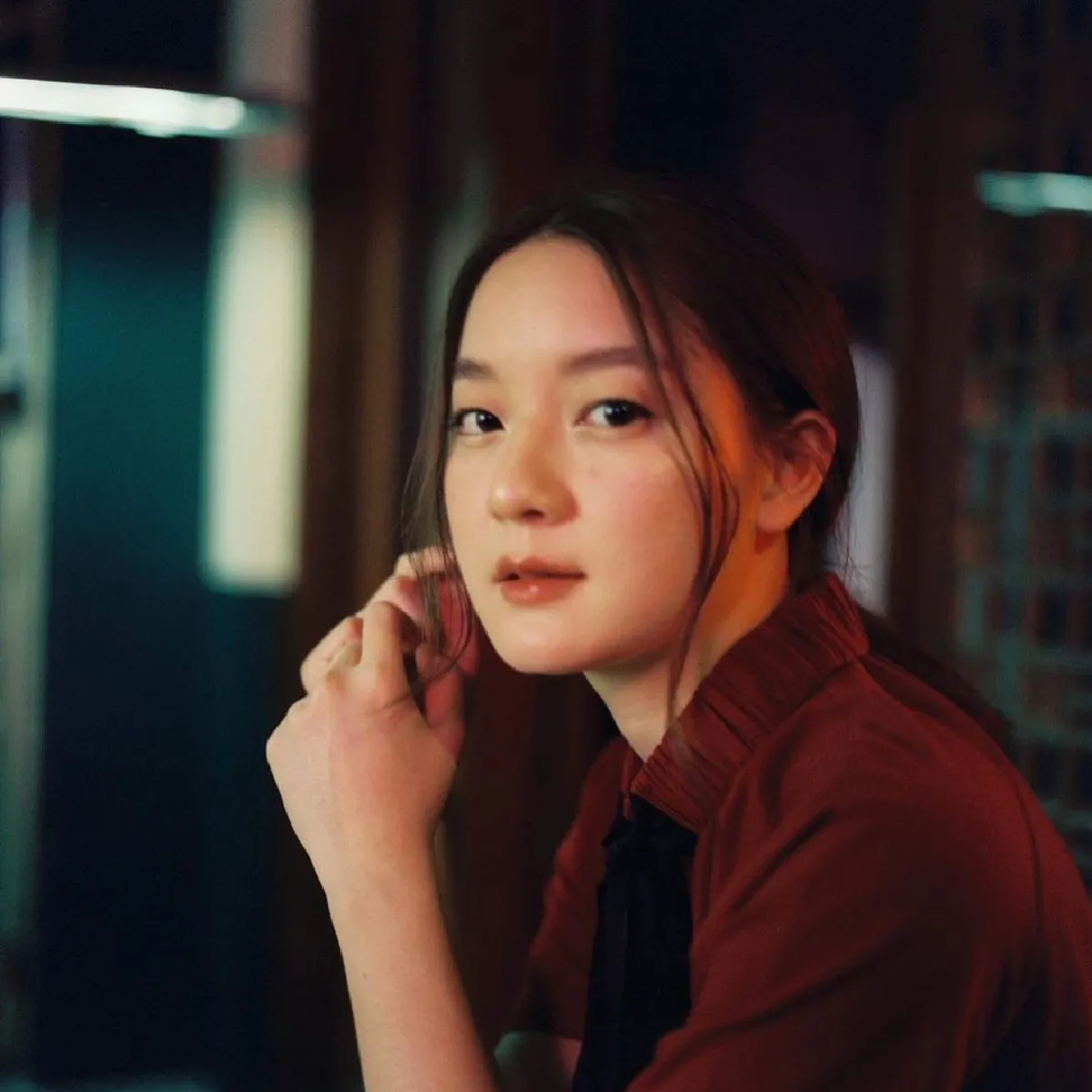 อิ้งค์ วรันธร เลื่อนงาน-กักตัว หลังขึ้นเครื่องไฟลต์เดียวกับคนติดโควิด-19 