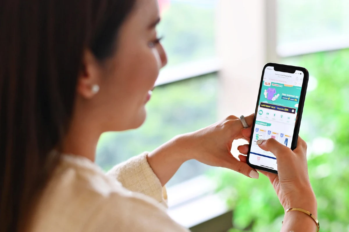 สองสาวเซเลบชวนมิกซ์แอนด์แมทช์ 4 ลุคหลากสไตล์ให้เป๊ะปังช่วงปีใหม่