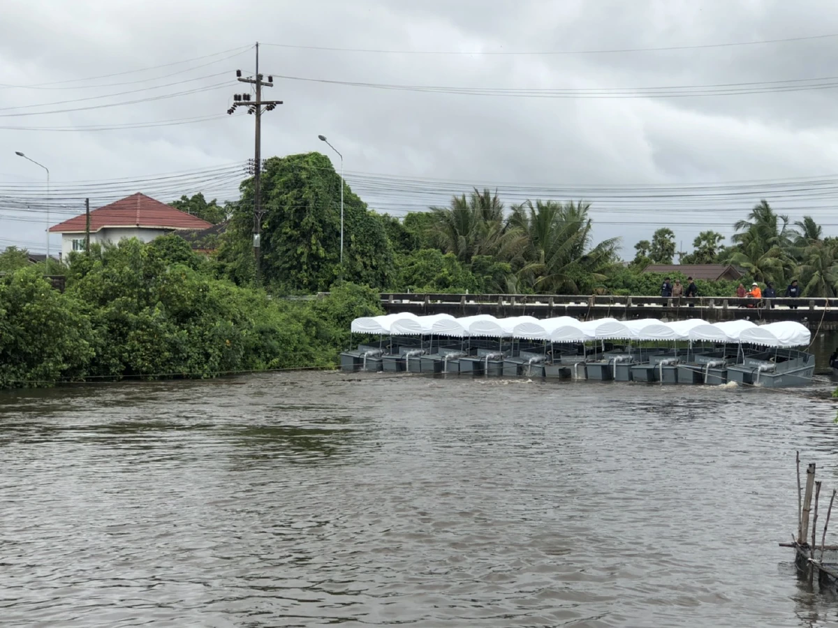 ทร.ส่งเรือผลักดันน้ำ20ลำผันน้ำในคลองสทิงหม้อลงสู่ทะเลสาบสงขลา