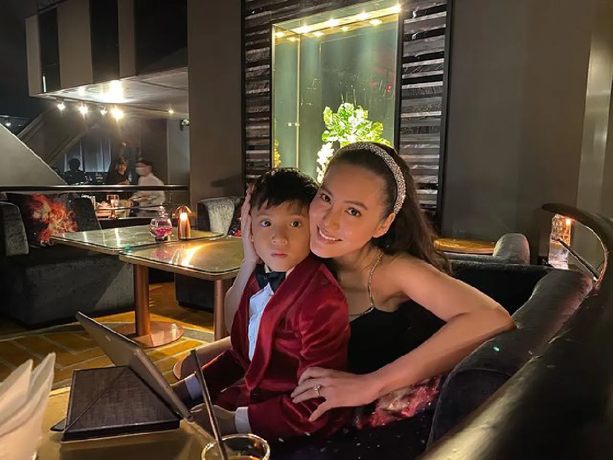 "นานา" สวยแซ่บในชุดเดรสสีแดง ฉลองวันเกิดอายุ 40 ปี คนรักล้นงาน 