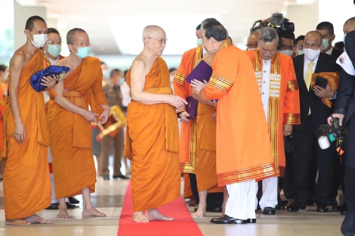 มมร.อนุมัติปริญญากิตติมศักดิ์'สมเด็จพระพุฒาจารย์-เจ้าสัวธนินท์' 