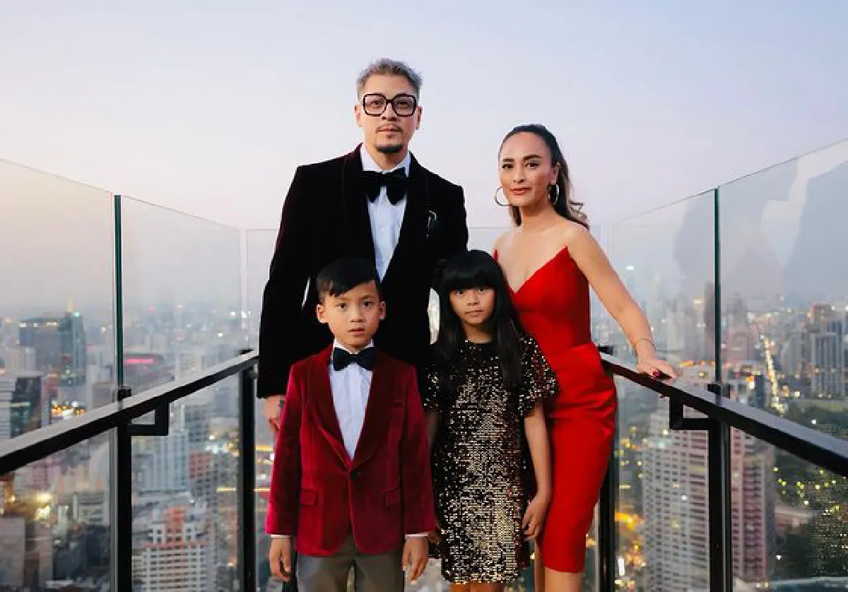 "นานา" สวยแซ่บในชุดเดรสสีแดง ฉลองวันเกิดอายุ 40 ปี คนรักล้นงาน 