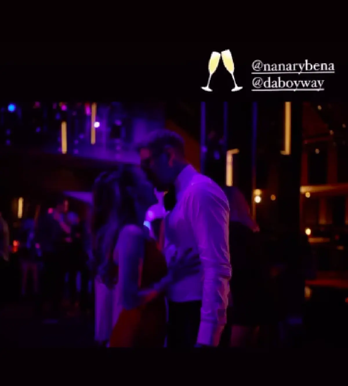 "นานา" สวยแซ่บในชุดเดรสสีแดง ฉลองวันเกิดอายุ 40 ปี คนรักล้นงาน 