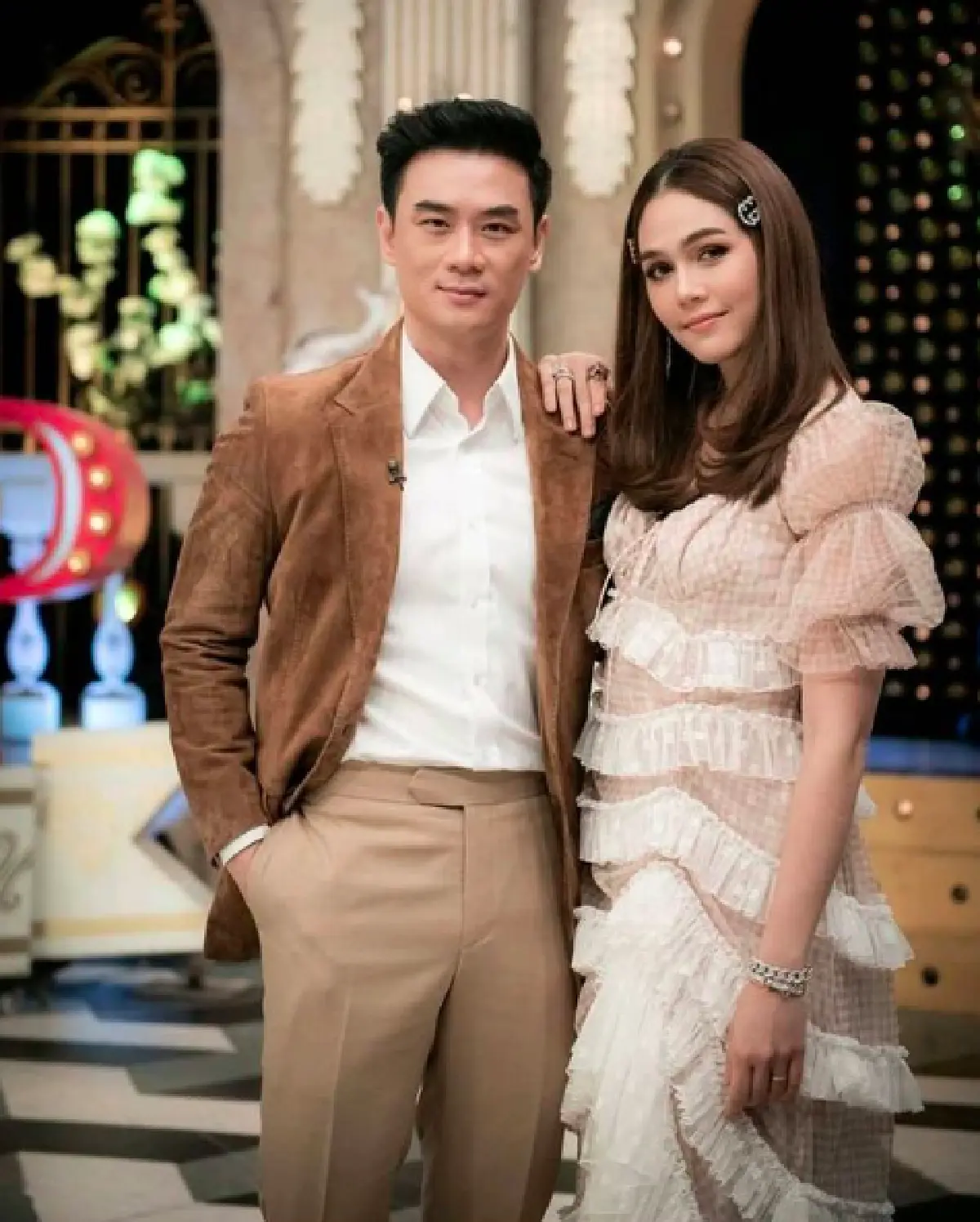 “ชมพู่” ขอบคุณสามีชีวิตนี้ที่พี่ให้! ด้าน “น็อต วิศรุต” ชมภรรยาเป็นคู่ชีวิตและแม่ที่สมบูรณ์แบบที่สุด 