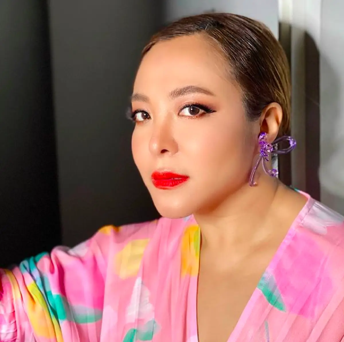 "ดีเจดาด้า" เผยข่าวดี! ถูกแฟนหนุ่มชาวเกาหลีสวมแหวนขอแต่งงานแล้ว