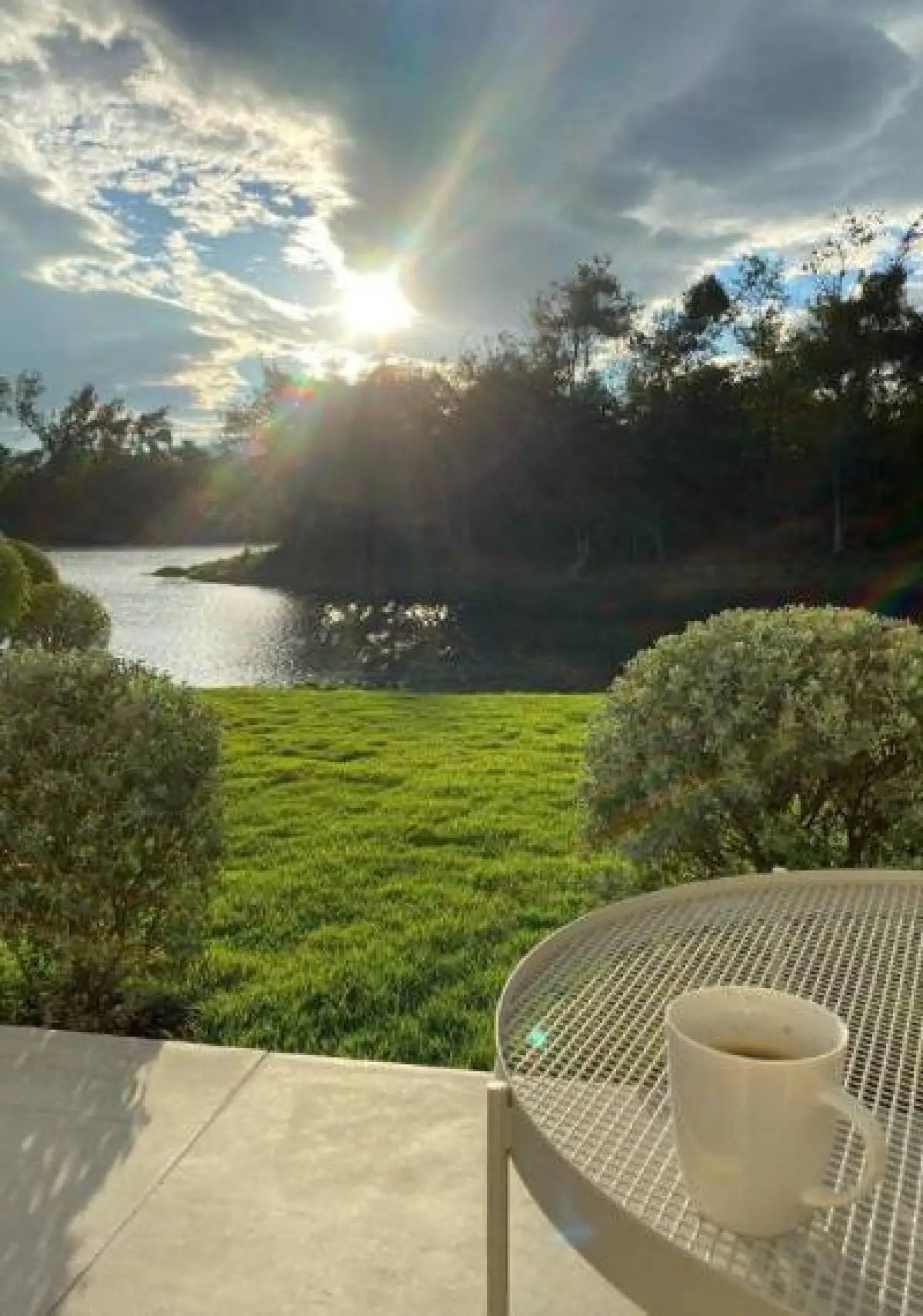 ส่องบ้านที่เขาใหญ่ของ "หมาก-คิม" เรียบง่ายสไตล์มินิมอลเหมาะกับทั้งคู่สุดๆ