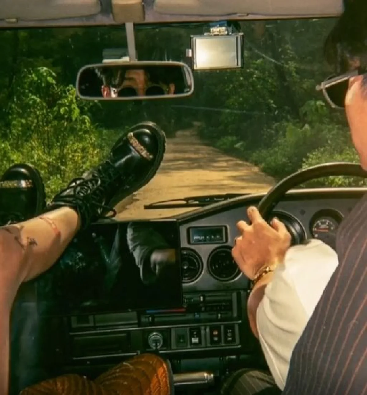 แคนดี้ แจงแทน โทนี่ ปมดราม่าพรีเวดดิ้งยกขาพาดคอนโซล..ไม่เคารพแม่ย่านางรถ