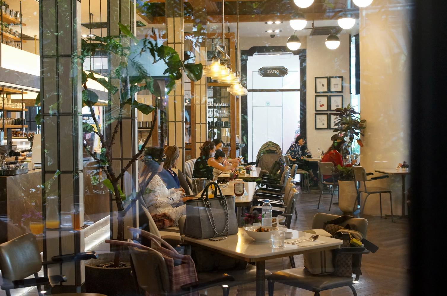 ให้ทุกมื้อมีแต่ความประทับใจ อิ่มเอมความอร่อยไปกับ Patio at Emquartier