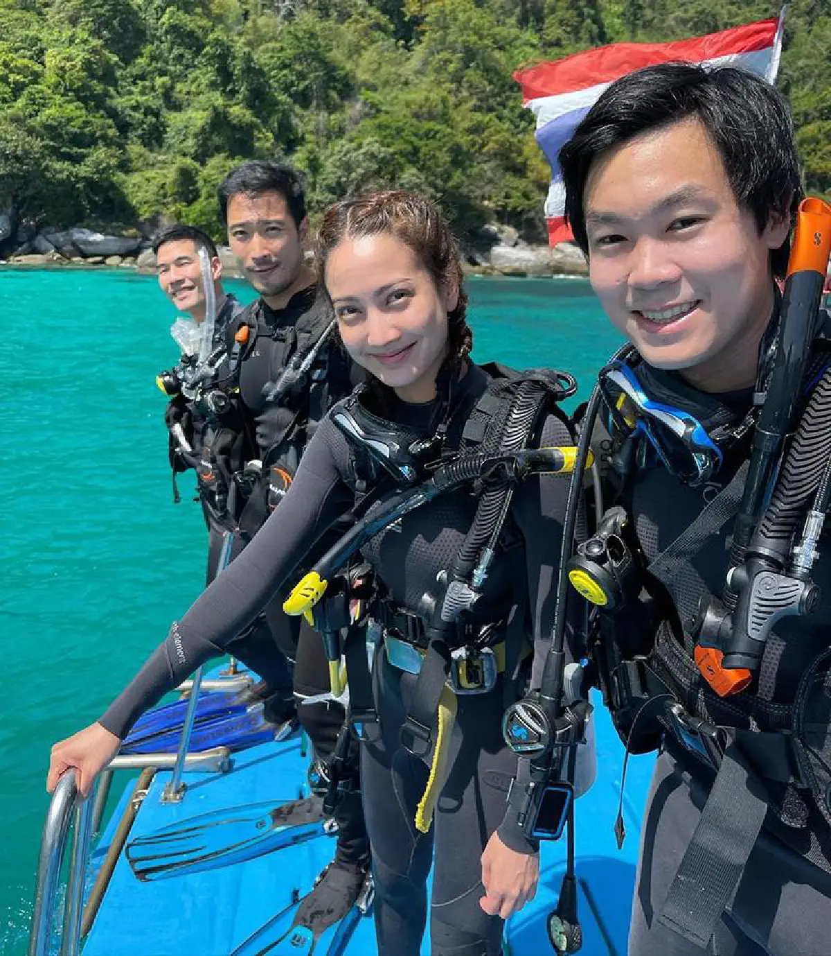 มาแล้วจ้า! แต้ว ณฐพร สลัดผ้าอวดหุ่นเซ็กซี่ในทริปทะเลล่าสุด 