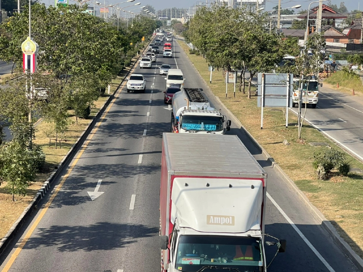 หยุดยาว4วัน ถนนมิตรภาพช่วงโคราช เริ่มมีรถมาก