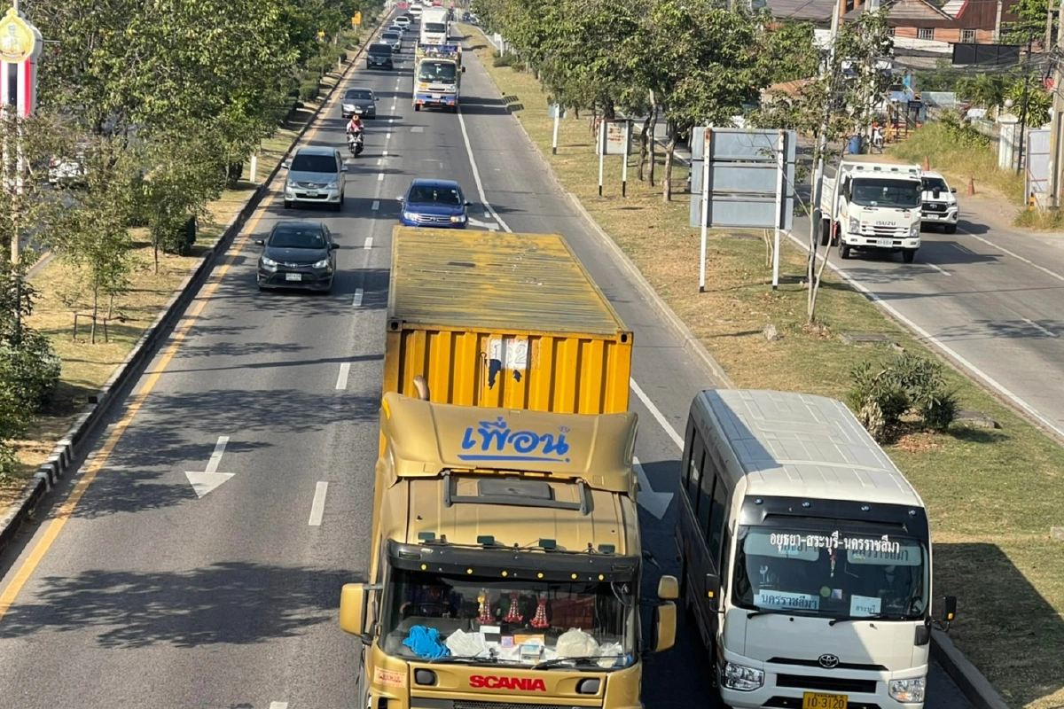 หยุดยาว4วัน ถนนมิตรภาพช่วงโคราช เริ่มมีรถมาก