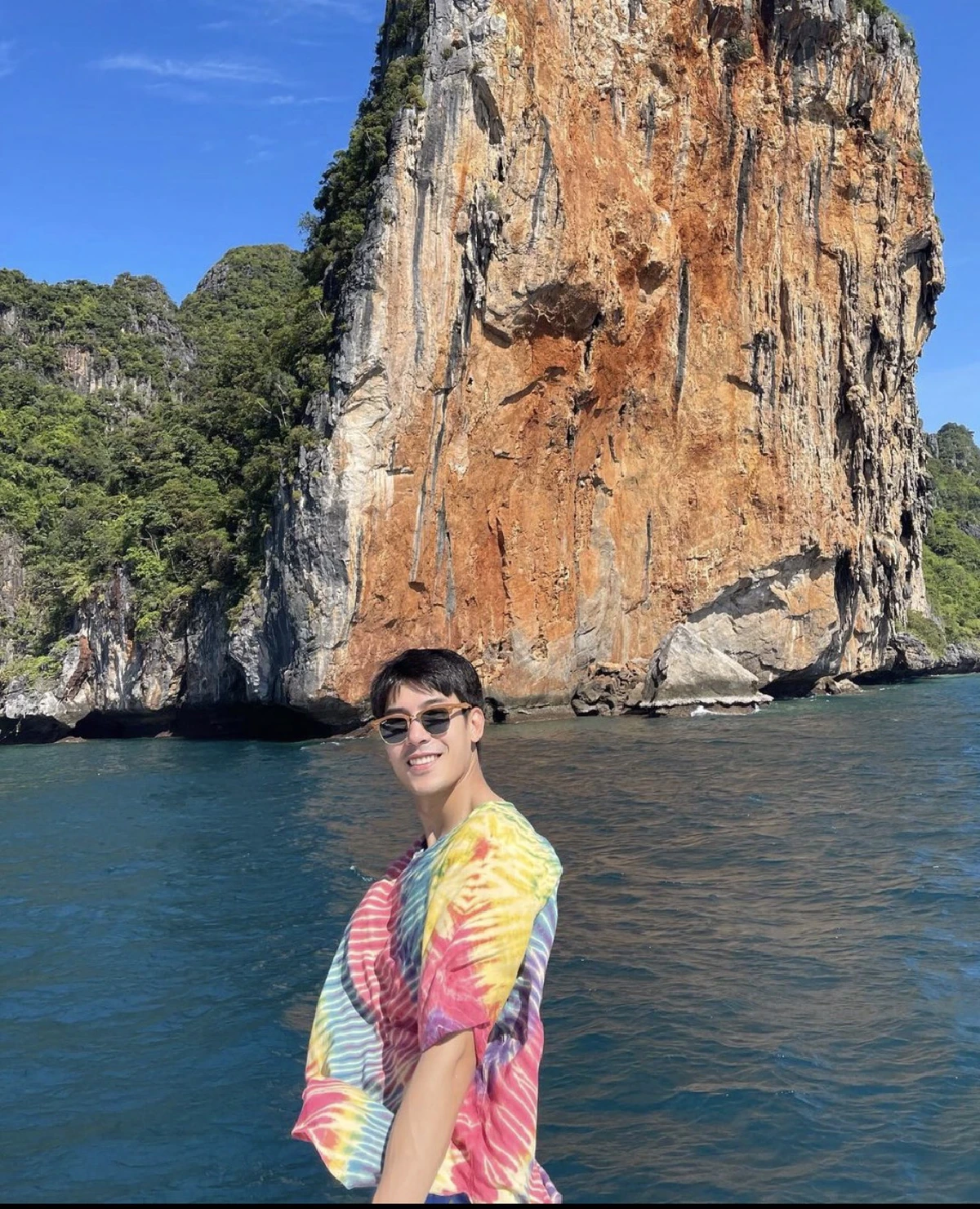 ซูมความแซ่บ! เคน ภูภูมิ อวดซิกแพคแน่นมาก..ยืนพายบอร์ดกลางทะเล 