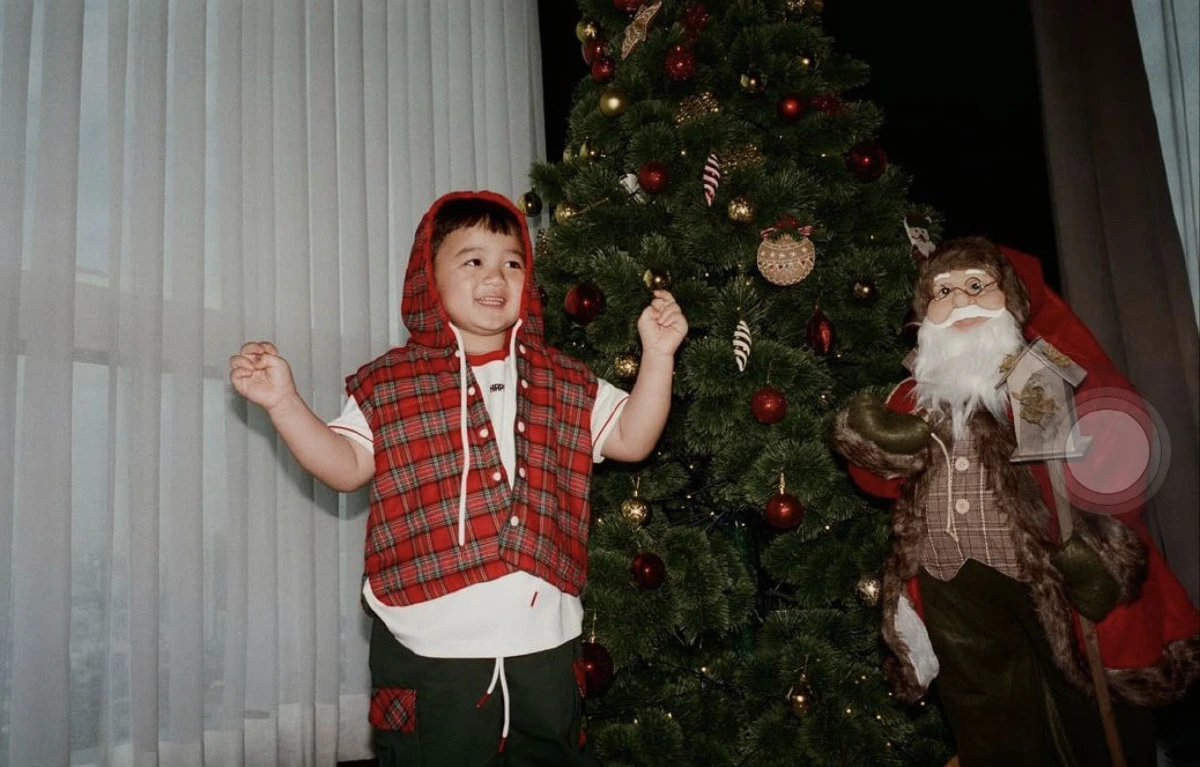 สายฟ้า-พายุ กับชุดน่ารักหลากสไตล์ ต้อนรับเทศกาลคริสมาสต์