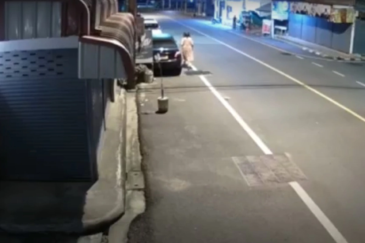 แชร์ว่อนมนุษย์ป้าเก็บขยะทิ้งบ้านคนอื่นนานนับปี