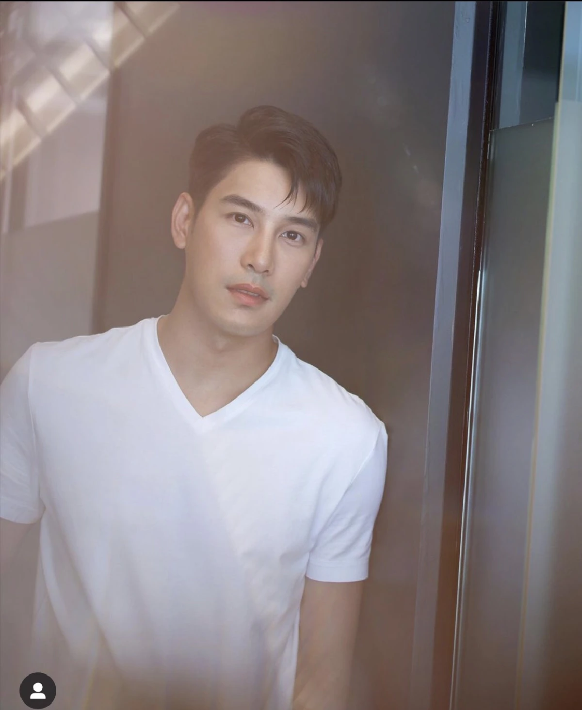 ซูมความแซ่บ! เคน ภูภูมิ อวดซิกแพคแน่นมาก..ยืนพายบอร์ดกลางทะเล 