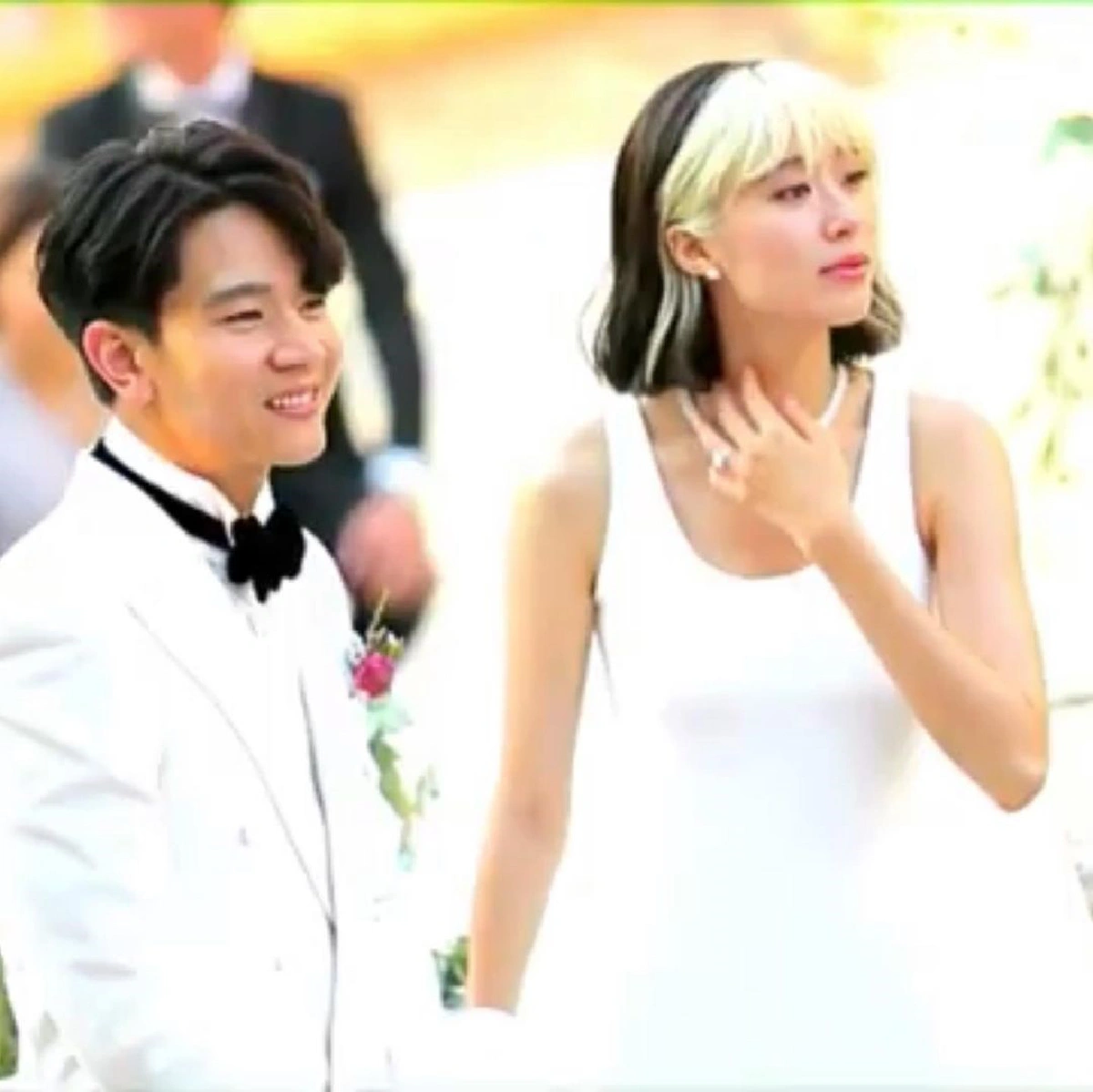 โทนี่-แก้ว ฉลองมงคลสมรสสุดเก๋..เต็มไปด้วยความสุขจนกลั้นน้ำตาไม่อยู่ 